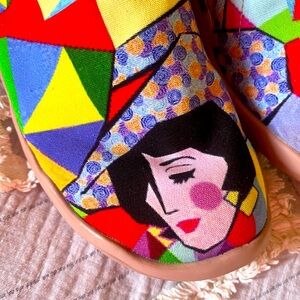UIN Footwear “Rainbow Girl” size 9.5 *GREAT CONDITION*